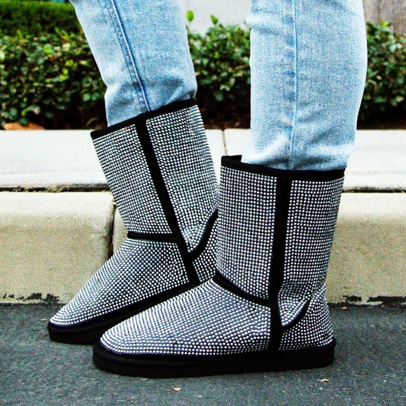 NEW🔥 Bling Diamante Rhinestone Faux Fur Lined Snow Boots Booties Flat Slip-On - Picture 4 of 7